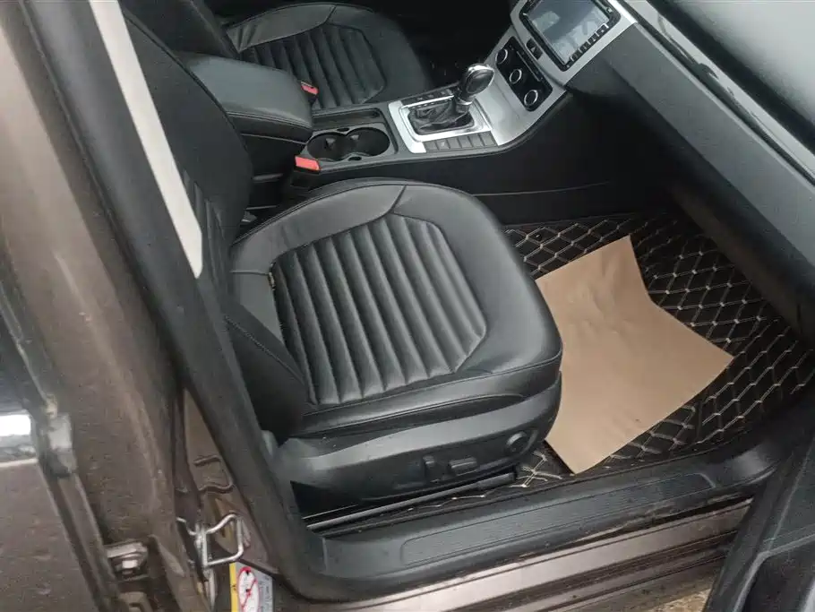 Volkswagen Magotan 2012 Facelift 1.8TSI Leading фото 8