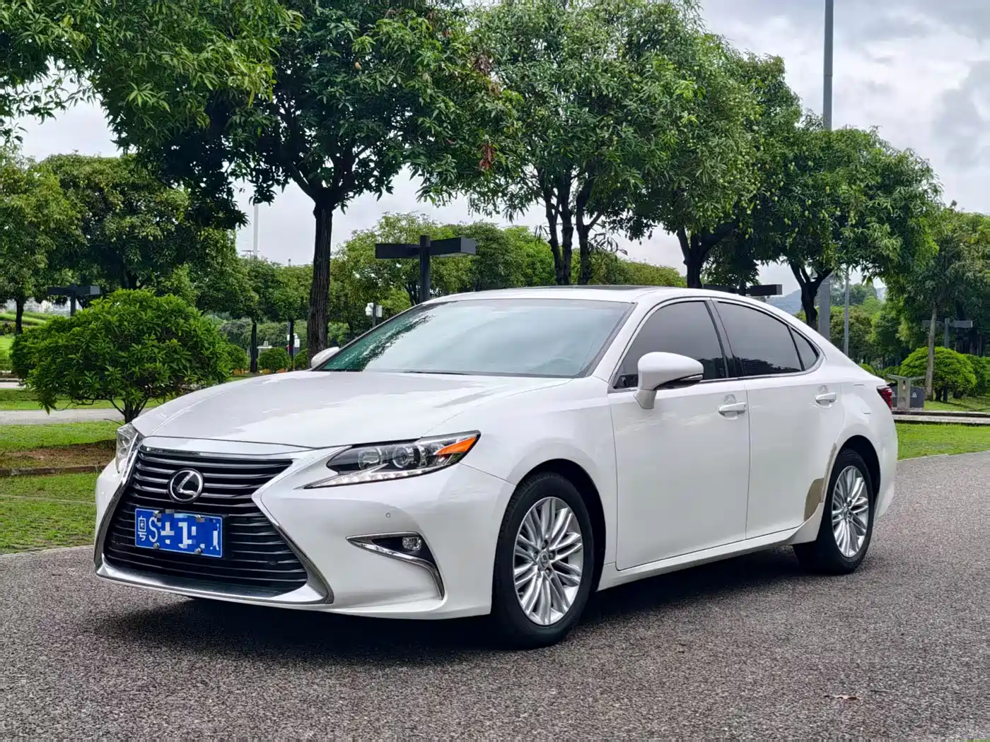 Lexus ES 2015 200 Elite Edition