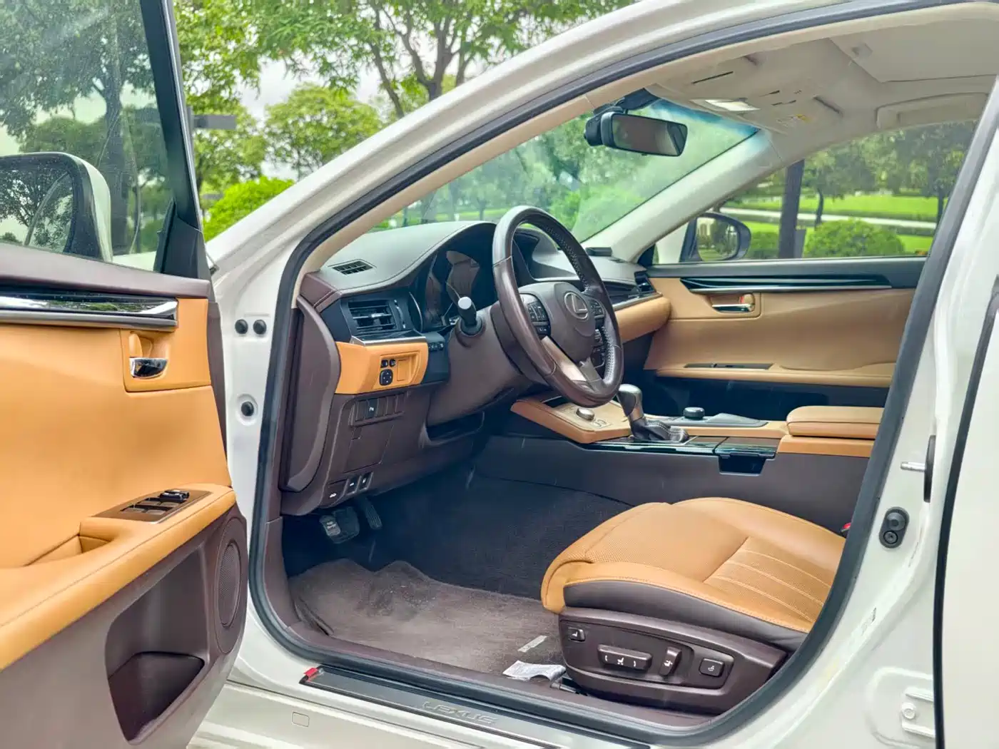 Lexus ES 2015 200 Elite Edition фото 3