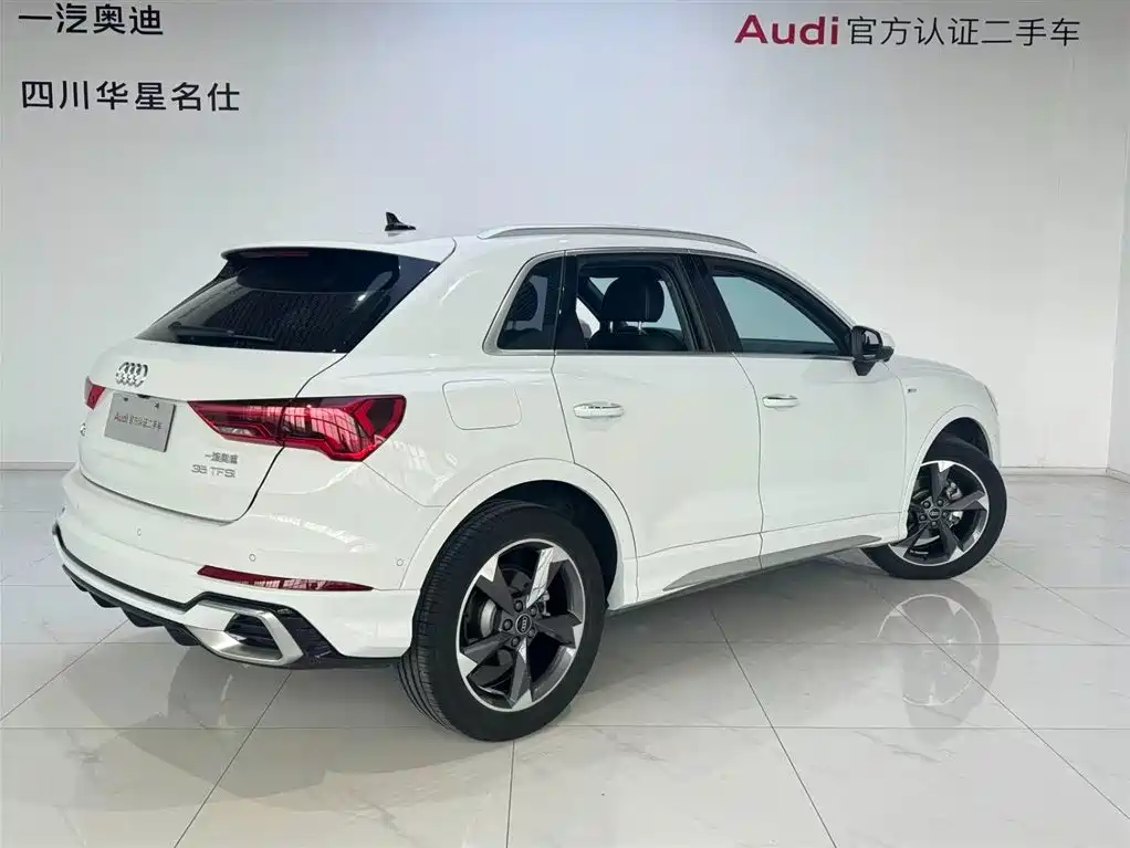 Audi Q3 2024 35 TFSI Fashion Sport фото 4
