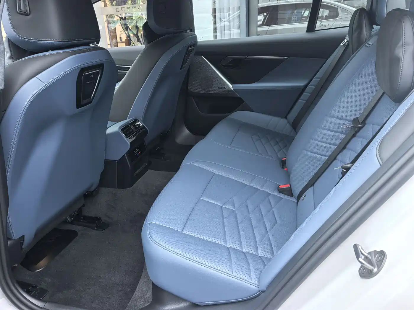 BMW i5 2024 eDrive 35L Premium Luxury Package фото 9