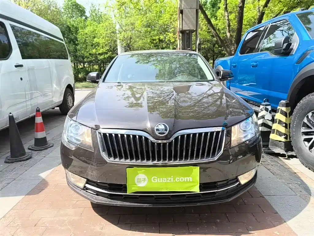 Škoda Superb 2013 2.0TSI DSG Executive Edition фото 3