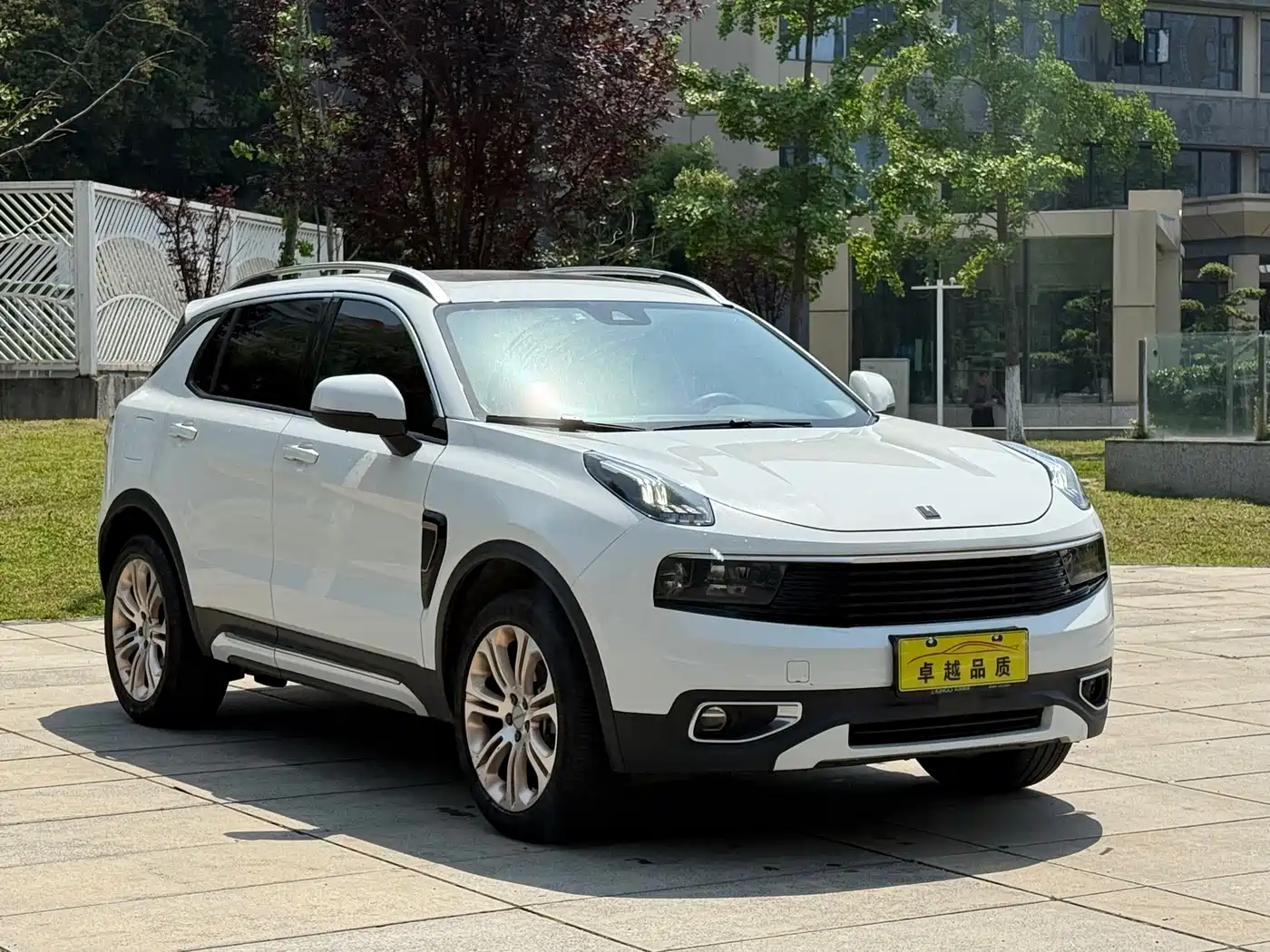 Lynk & Co 01 2017 2.0T 2WD Pro Version фото 3