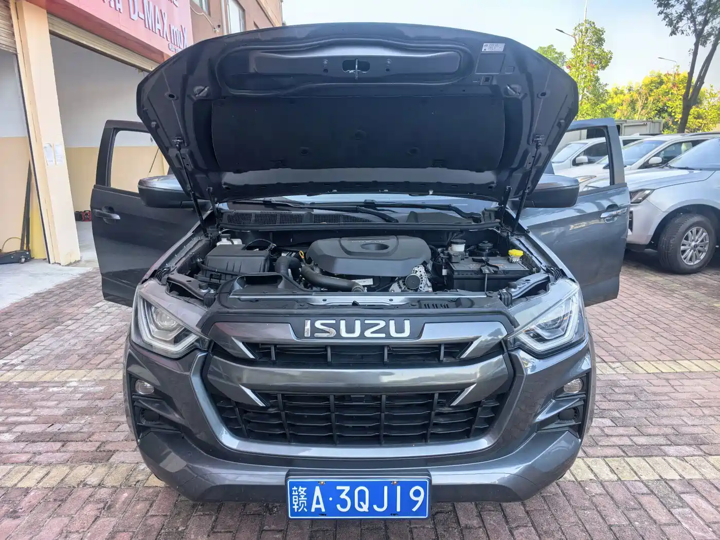 Isuzu Lingtuo 2026 2023 2.5T Automatic 2WD Diesel Flagship Long Wheelbase