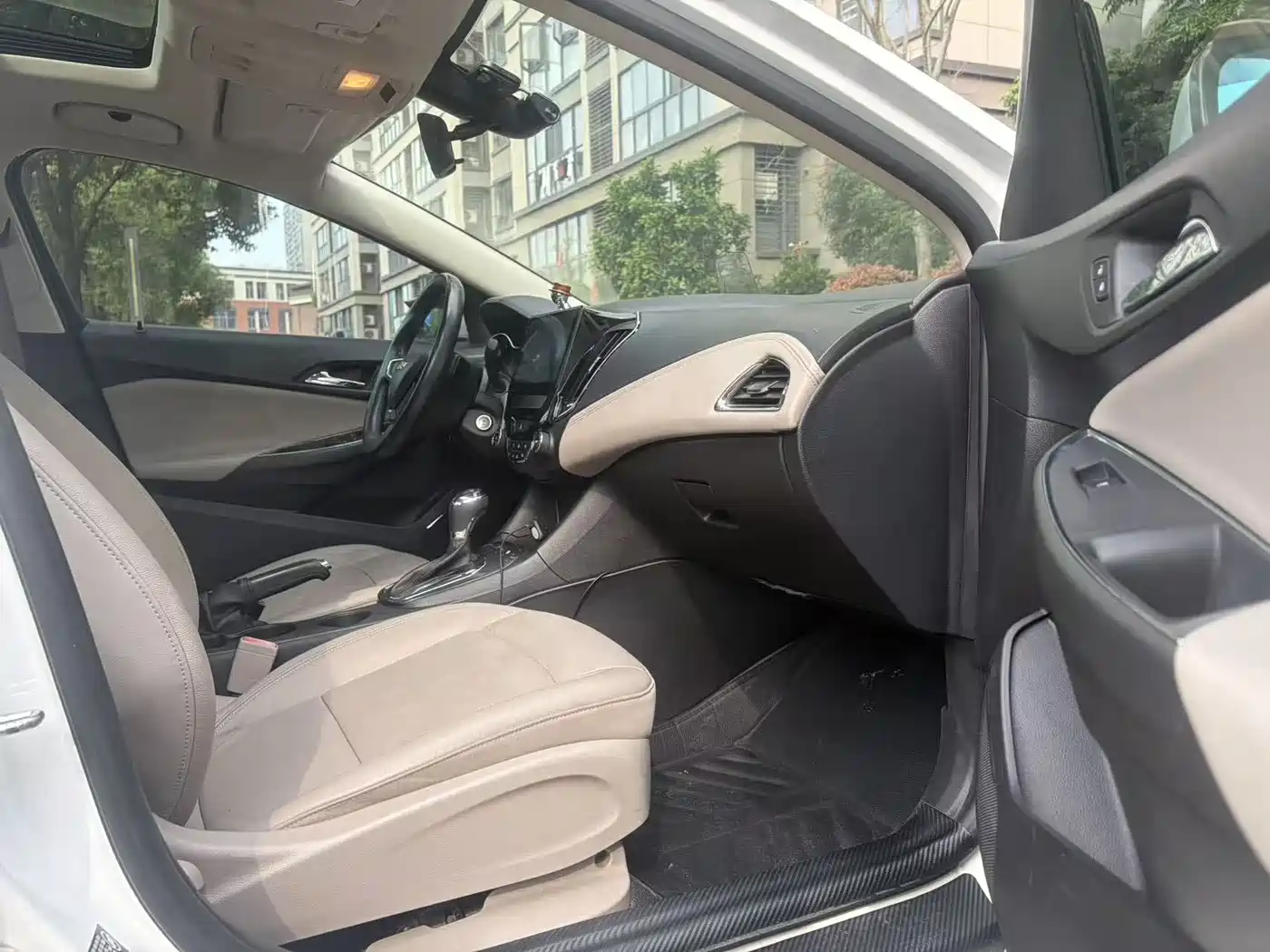 Chevrolet Cruze 2015 1.4T DCG Luxury Edition фото 9