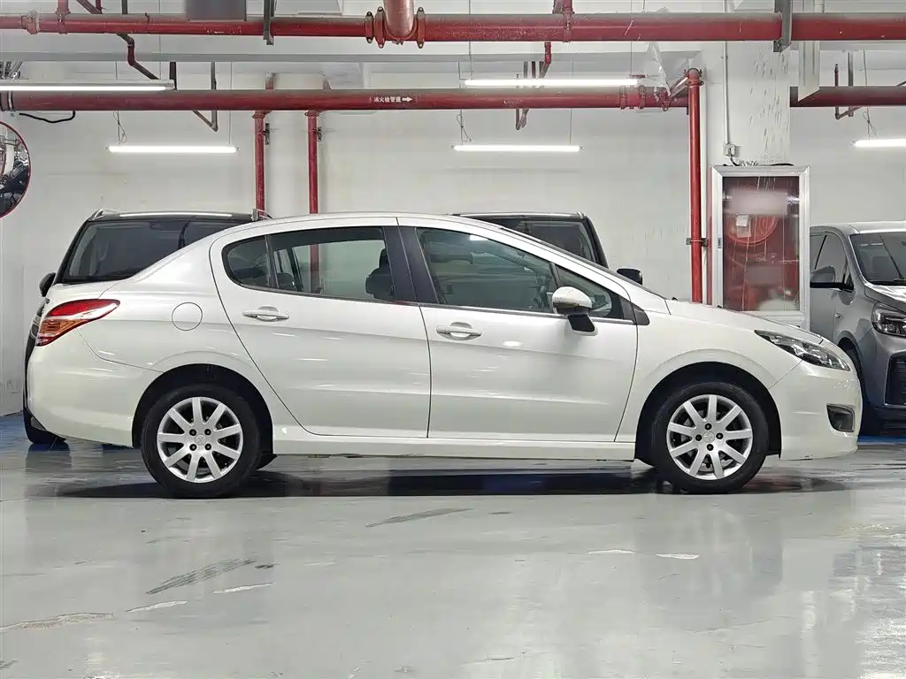 Peugeot 308 2014 Model Joy Edition Classic 1.6L Manual Superior Style фото 20