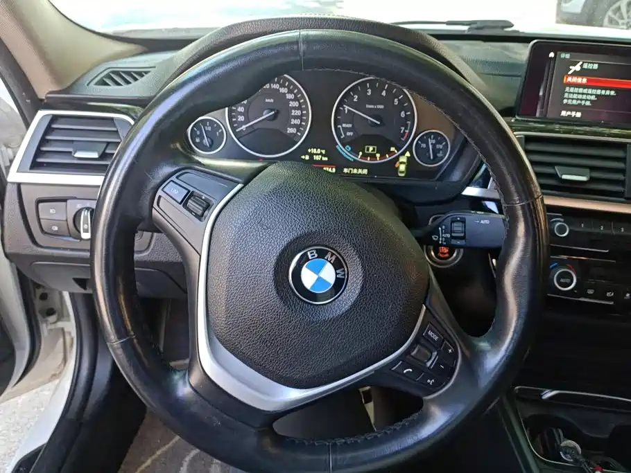 Фото 15 - BMW 3 Series