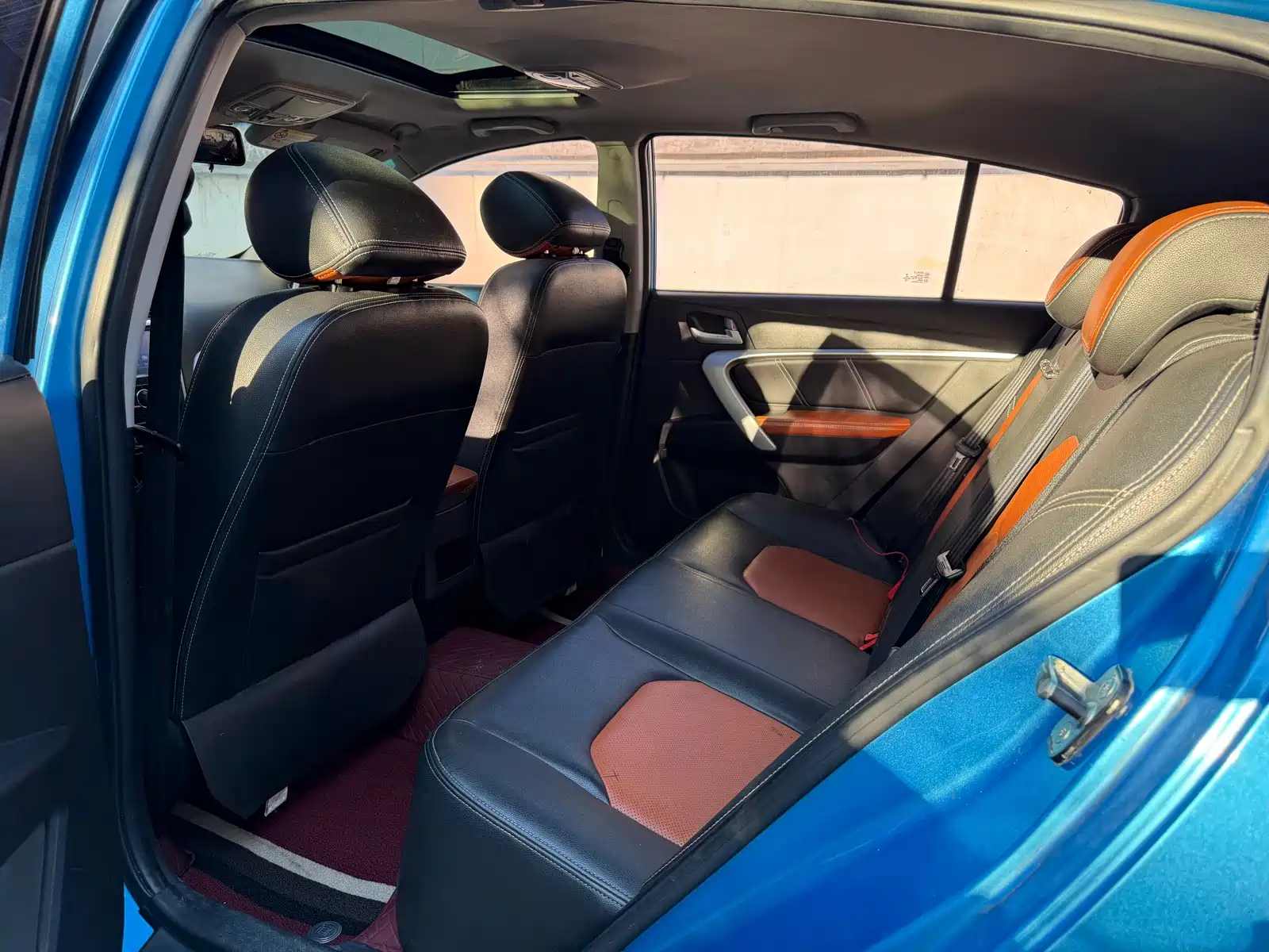 Фото 9 - Geely Emgrand