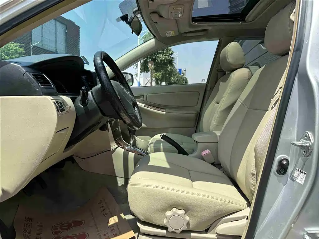 Toyota Corolla 2013 1.6L Automatic Luxury фото 4