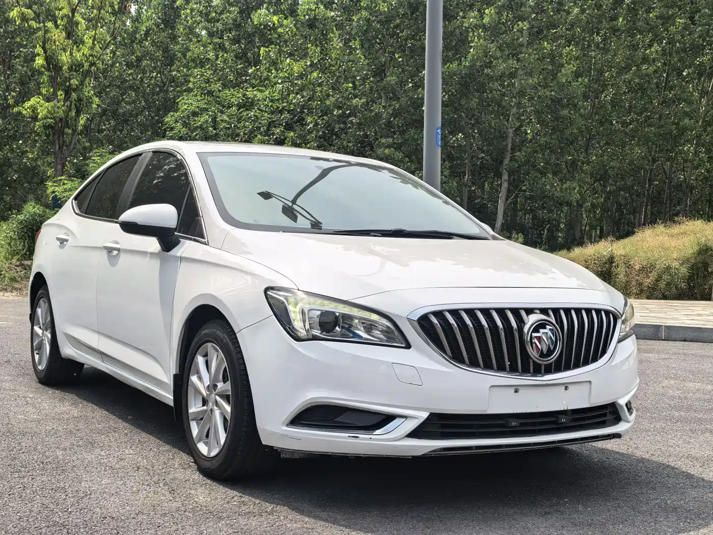Buick Verano 2017 Sedan 15S Automatic Leading фото 2