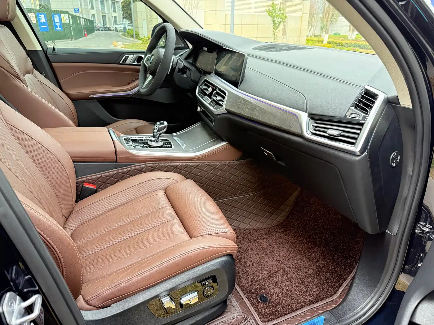 BMW X5 (Import) 2021 xDrive40i Exclusive M Sport Package фото 38