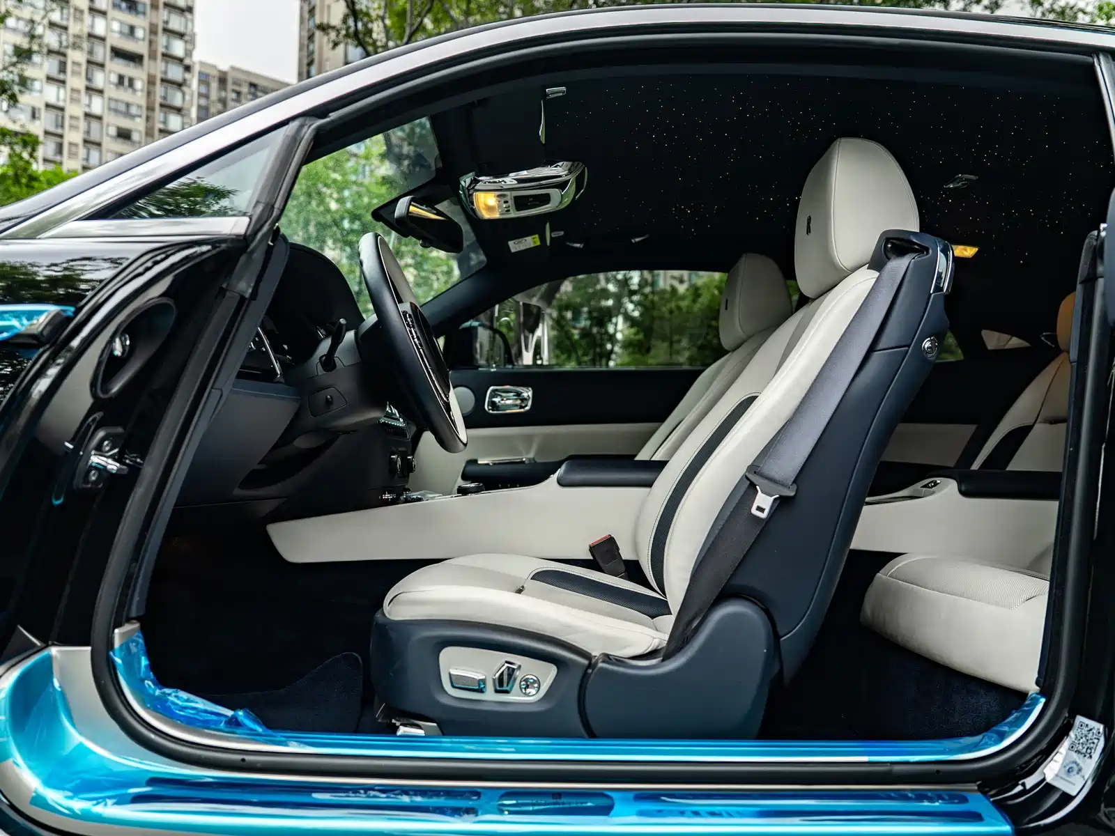Фото 11 - Rolls-Royce Wraith
