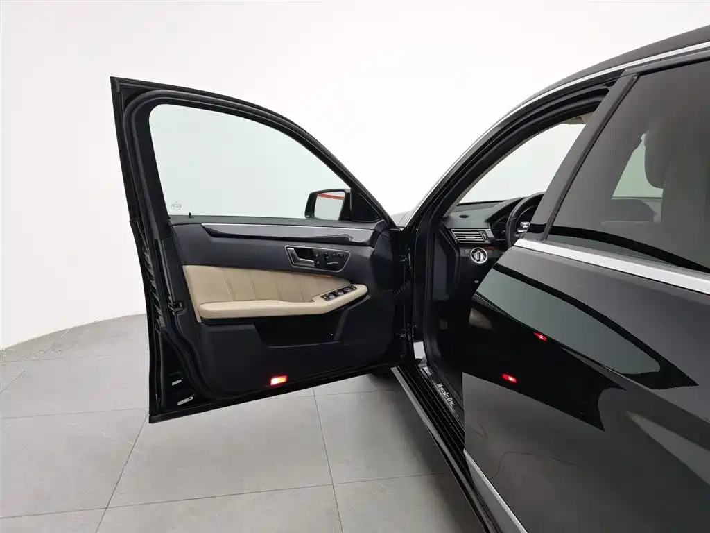 Mercedes-Benz E-Class 2013 E 300 L Fashion фото 8