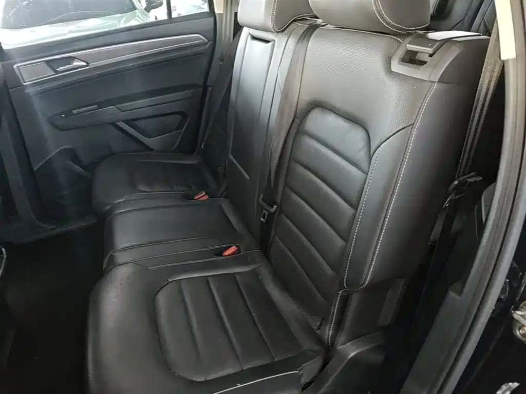 Volkswagen Teramont 2019 380TSI 4WD Luxury Edition China VI фото 17