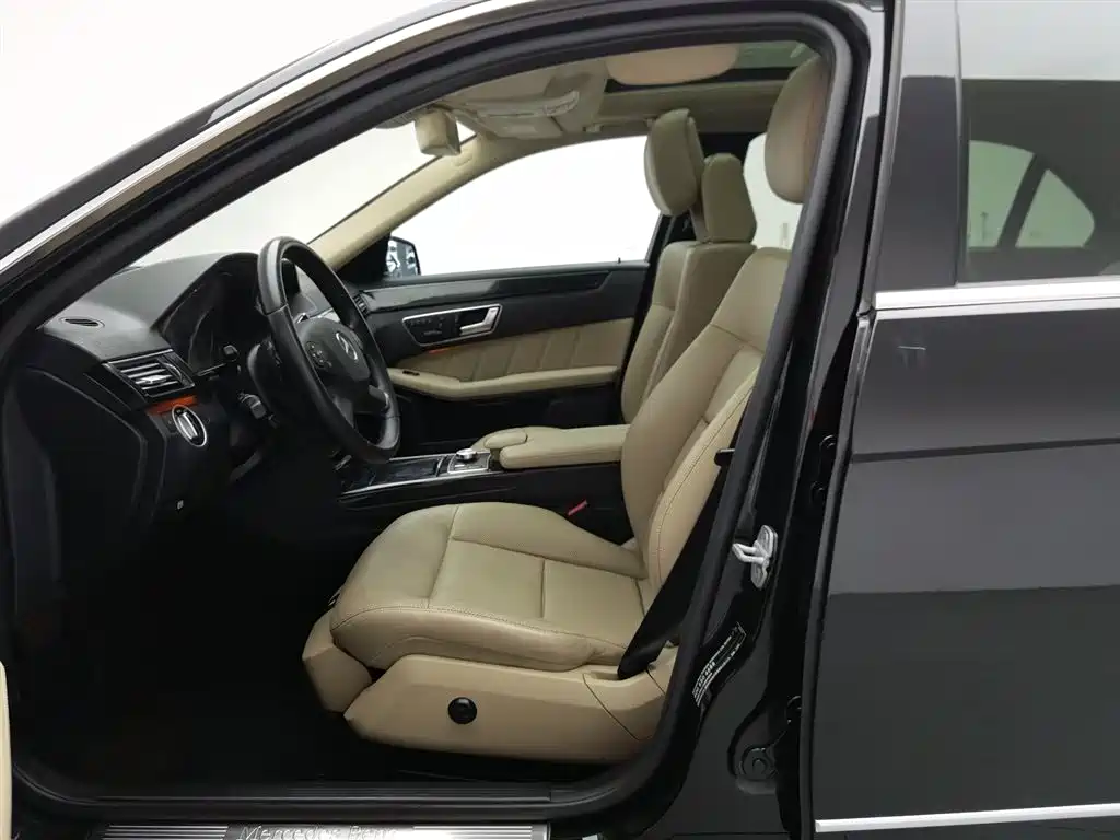 Mercedes-Benz E-Class 2013 E 300 L Fashion фото 10
