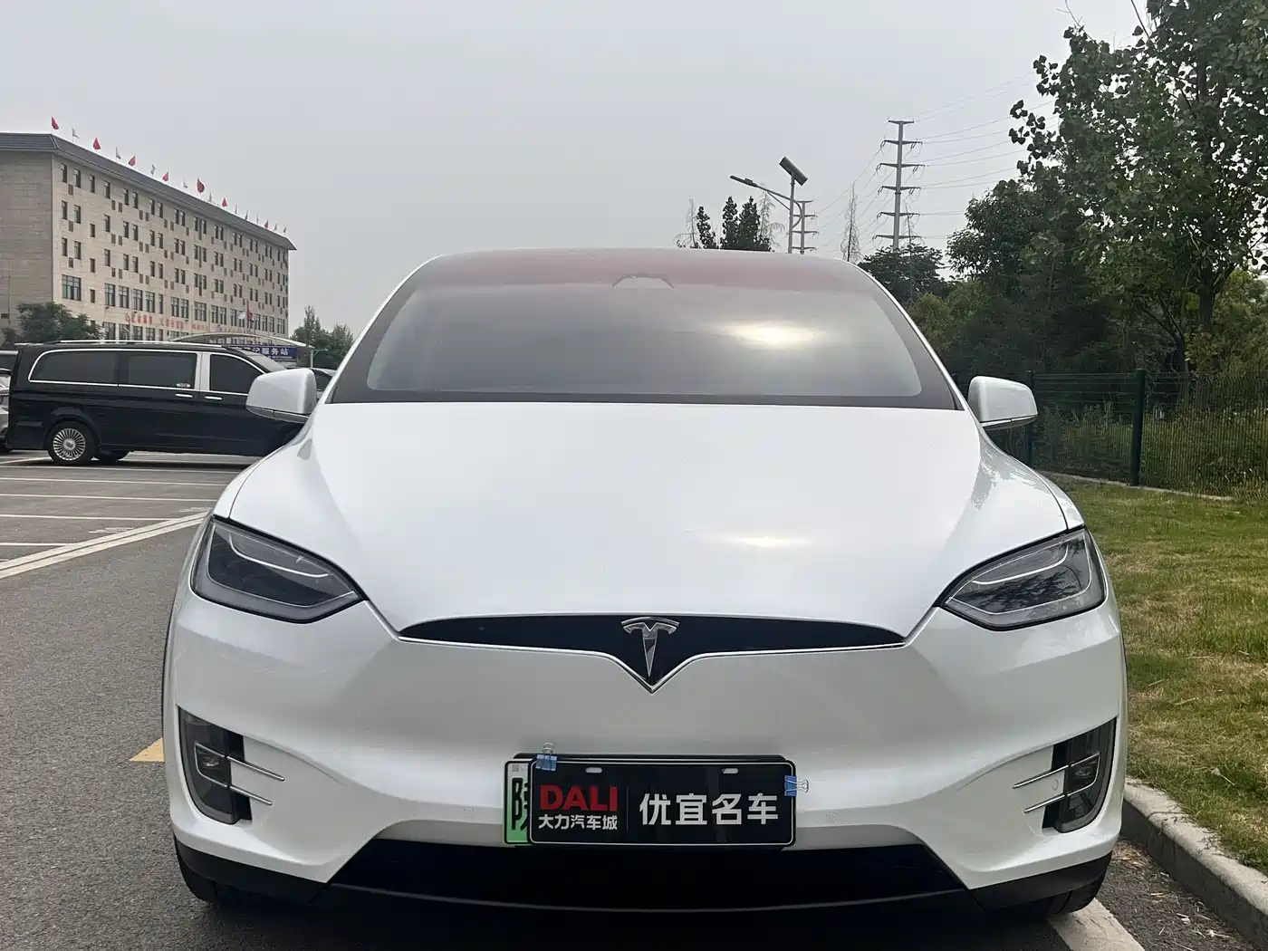 TESLA MODEL X