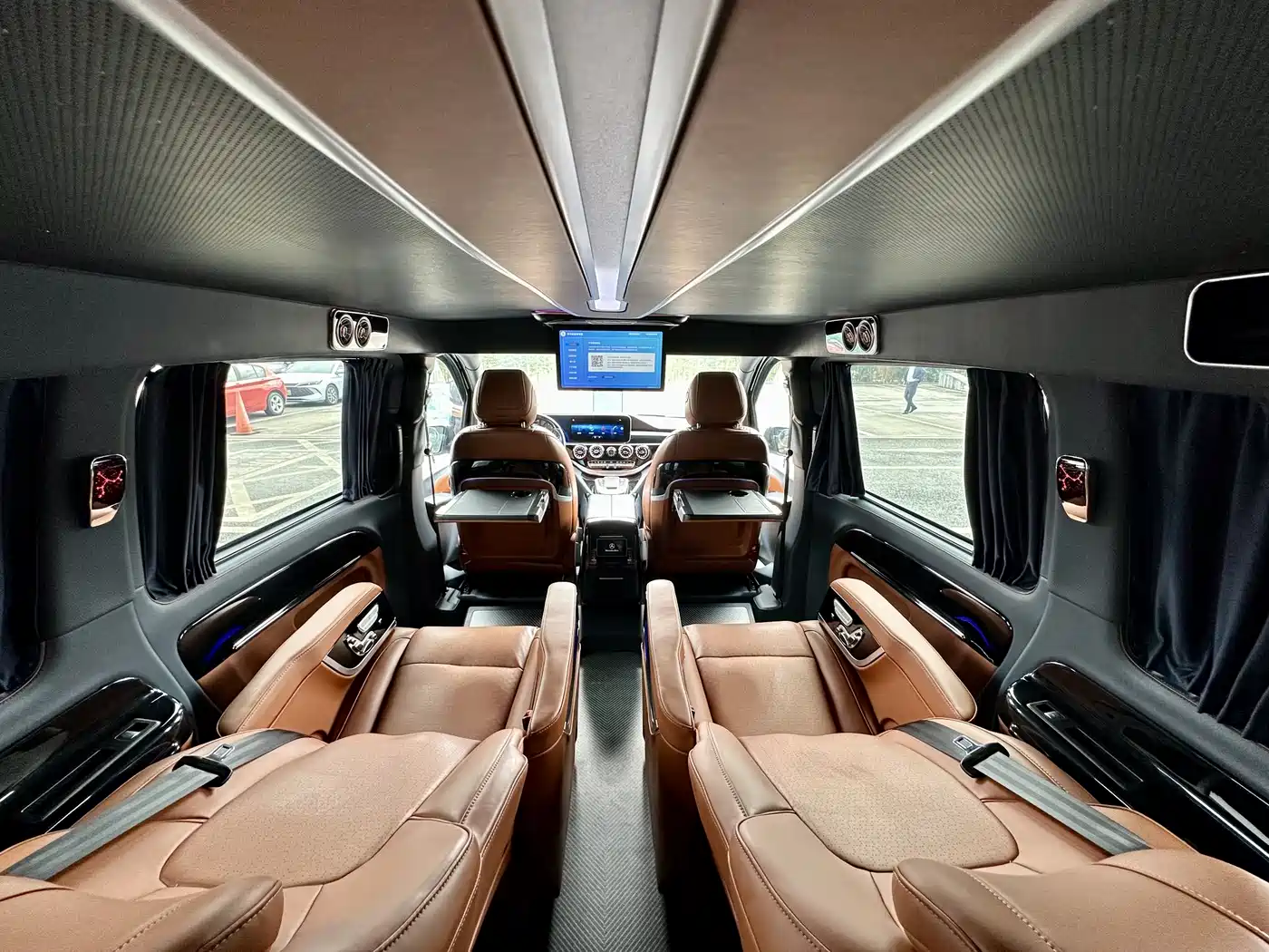 Mercedes-Benz Vito 2023 2.0T Business 7-Seater фото 12