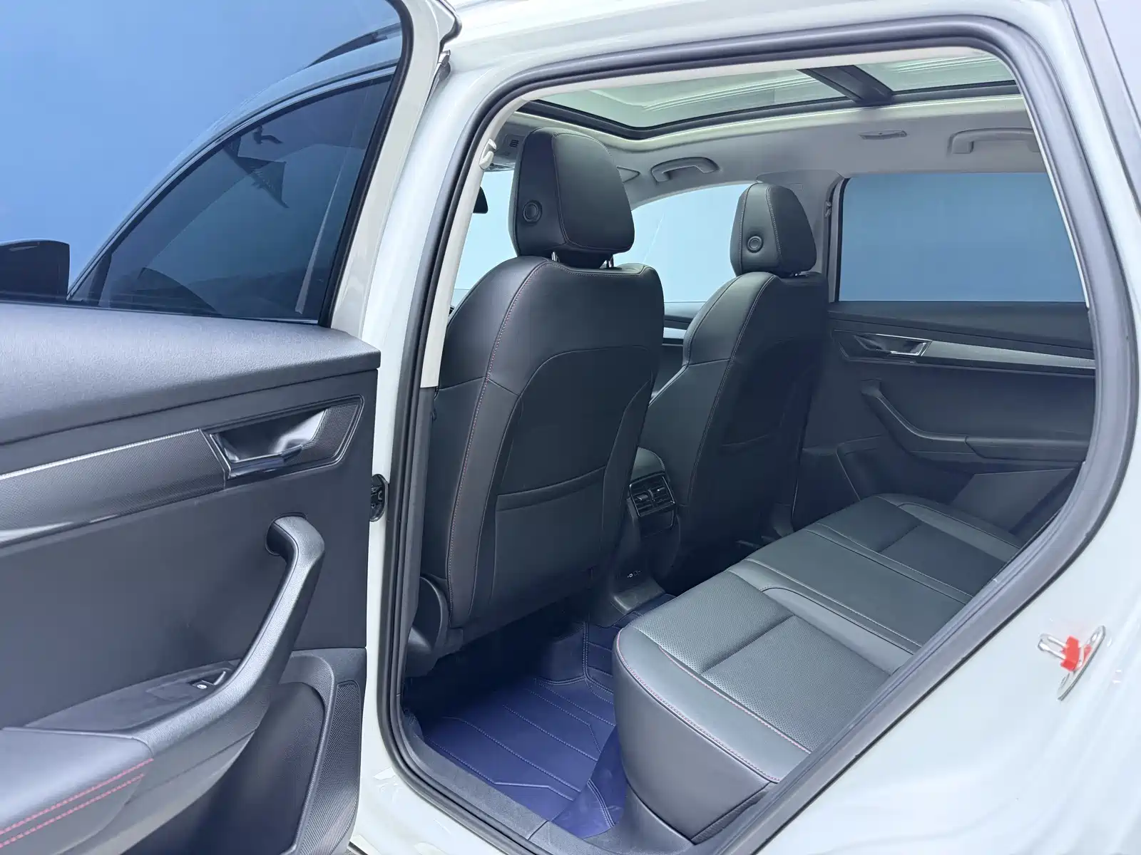 Photo 24 - Škoda Karoq