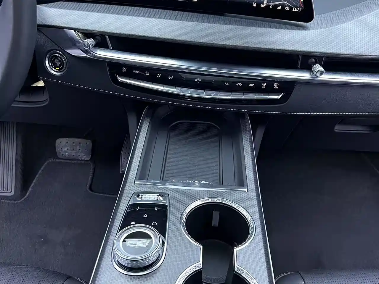 Cadillac XT5 2025 2.0T Luxury фото 11