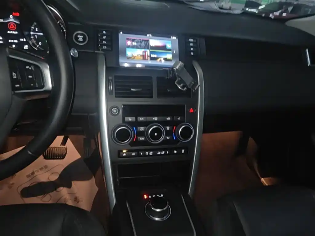 Land Rover Discovery Sport 2017 2.0T HSE фото 13