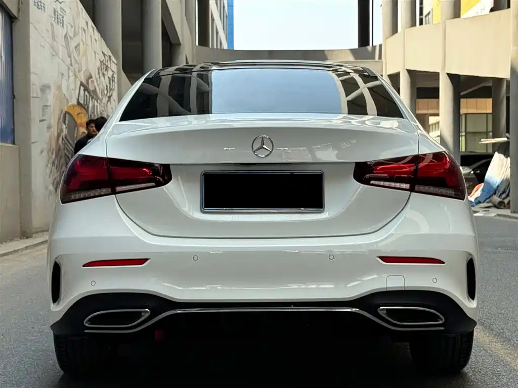 Mercedes-Benz A-Class 2021 A 200 L Sport Sedan Fashion Edition фото 4