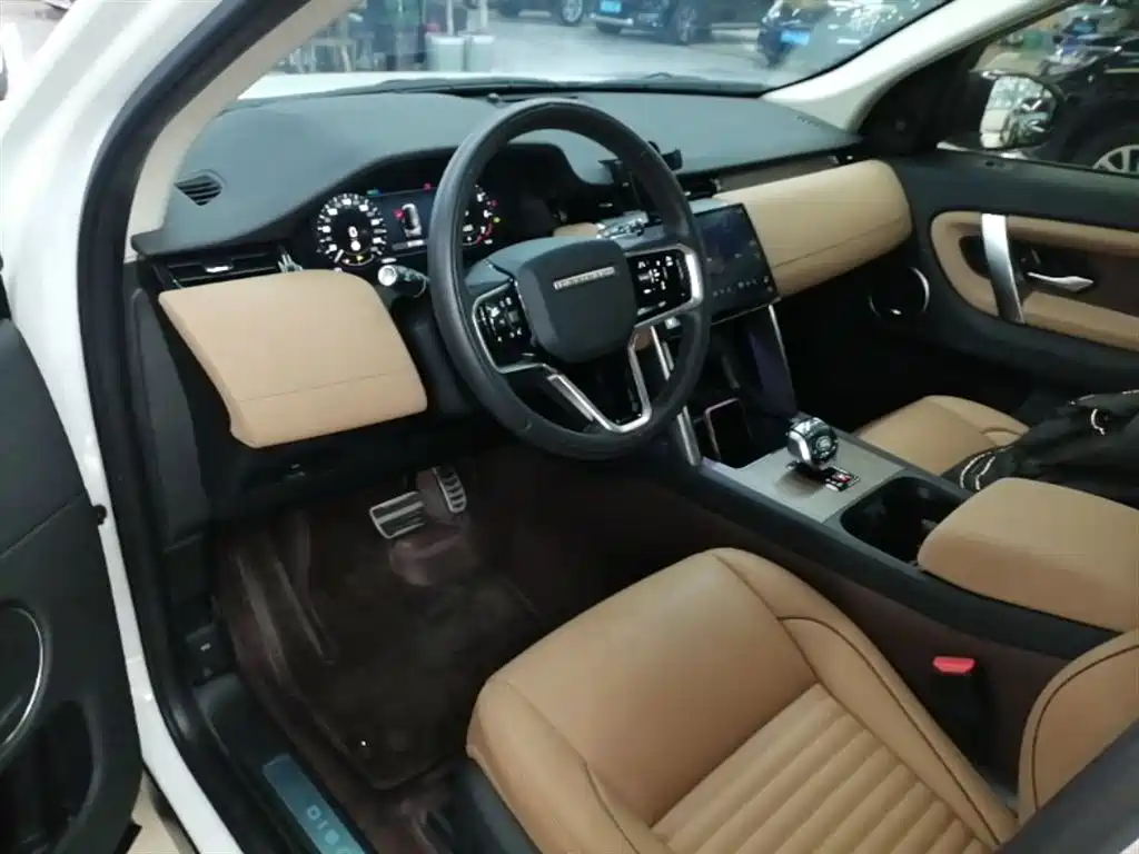 Land Rover Discovery Sport 2025 249PS Performance Tech Edition фото 10