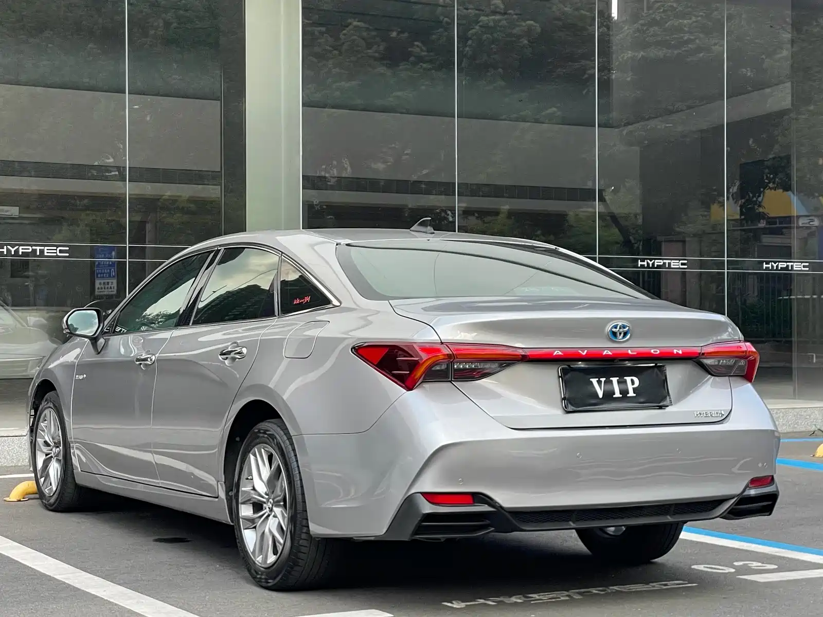 Фото 8 - Toyota Avalon