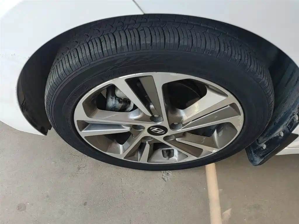 Hyundai Elantra 2016 Model 1.6L Automatic Smart Elite фото 23