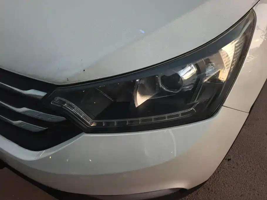 Dongfeng Aeolus Dongfeng Fengshen AX7 2015 2015 2.0L Automatic Smart Joy