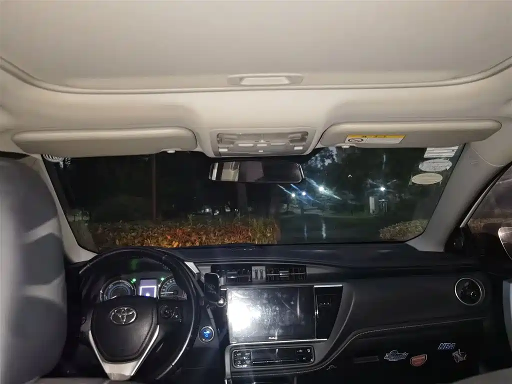 Toyota Corolla 2017 Facelift Hybrid 1.8L E-CVT Elite Edition фото 9