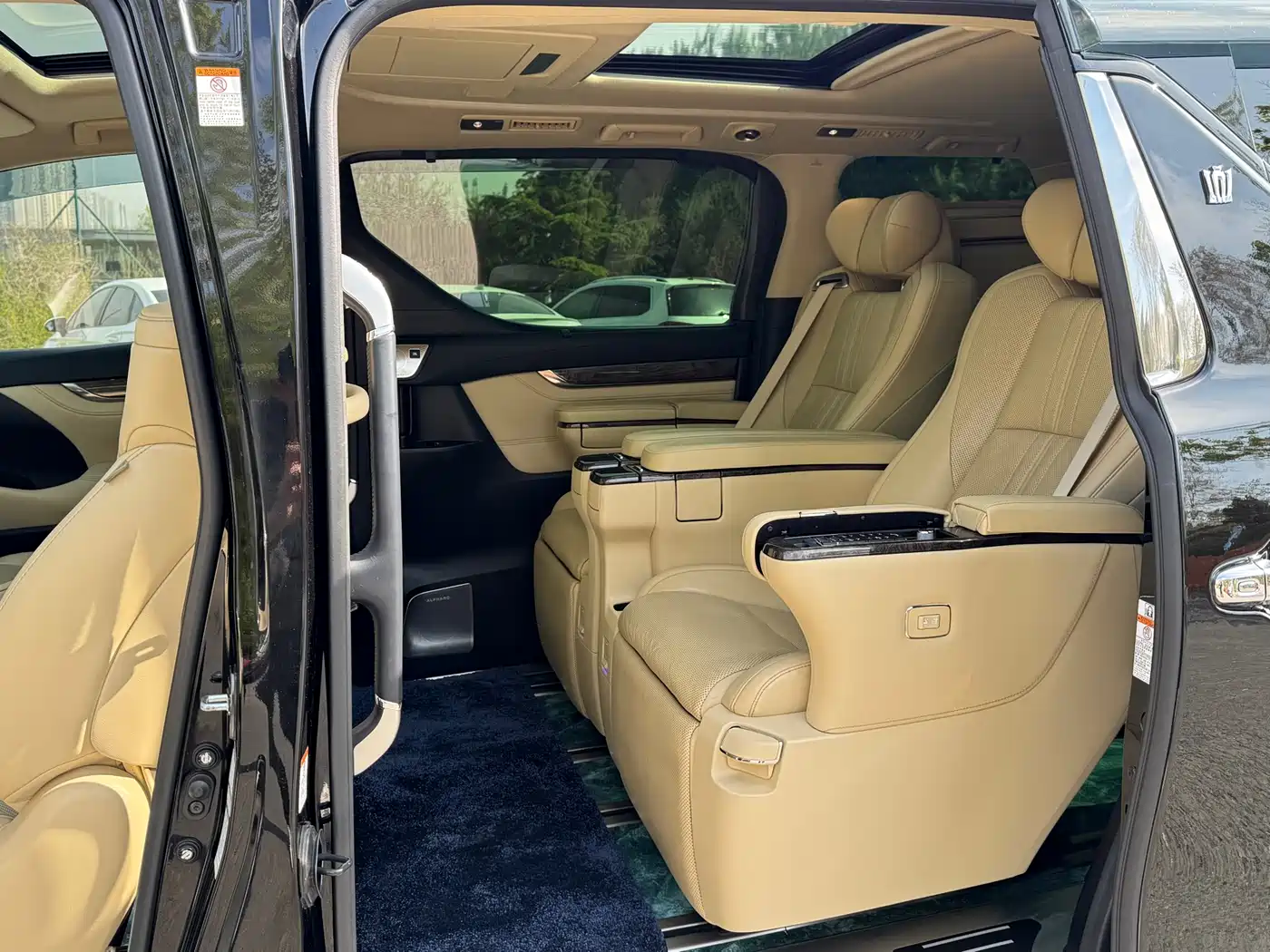 Toyota Vellfire 2020 Twin Engine 2.5L HV Premium Edition фото 14