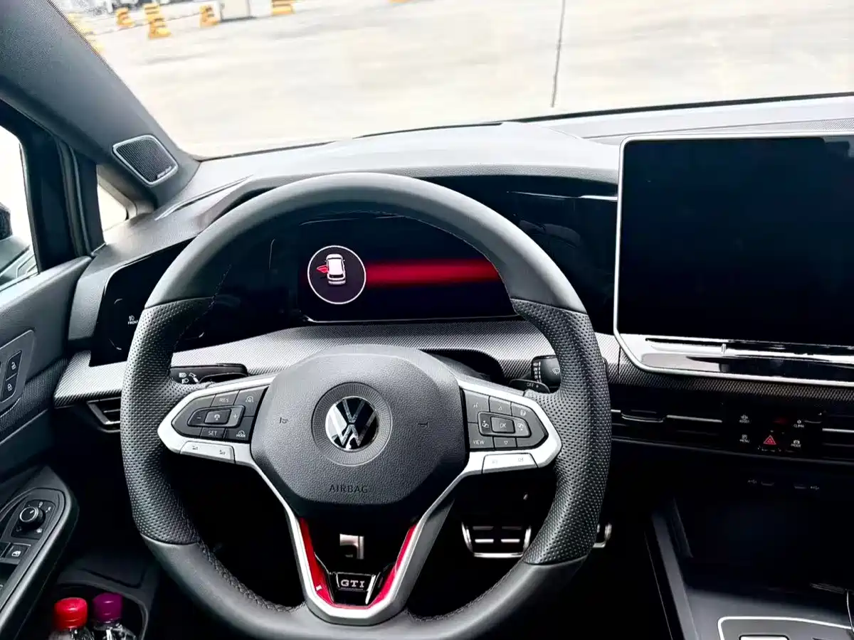VOLKSWAGEN GOLF GTI