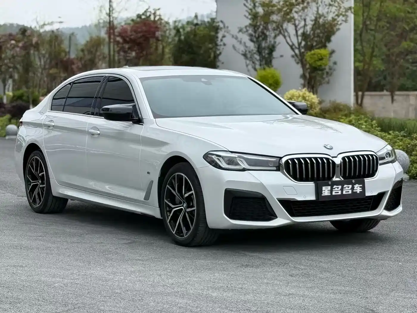 BMW 5 Series 2022 Model Third Facelift 530Li Premium M Sport Package фото 3