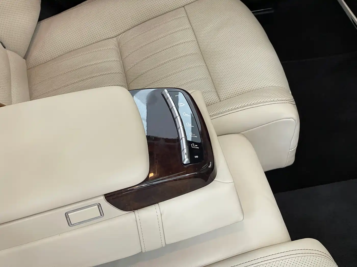 Mercedes-Benz S-Class 2012 S 600 L Grand Edition фото 40