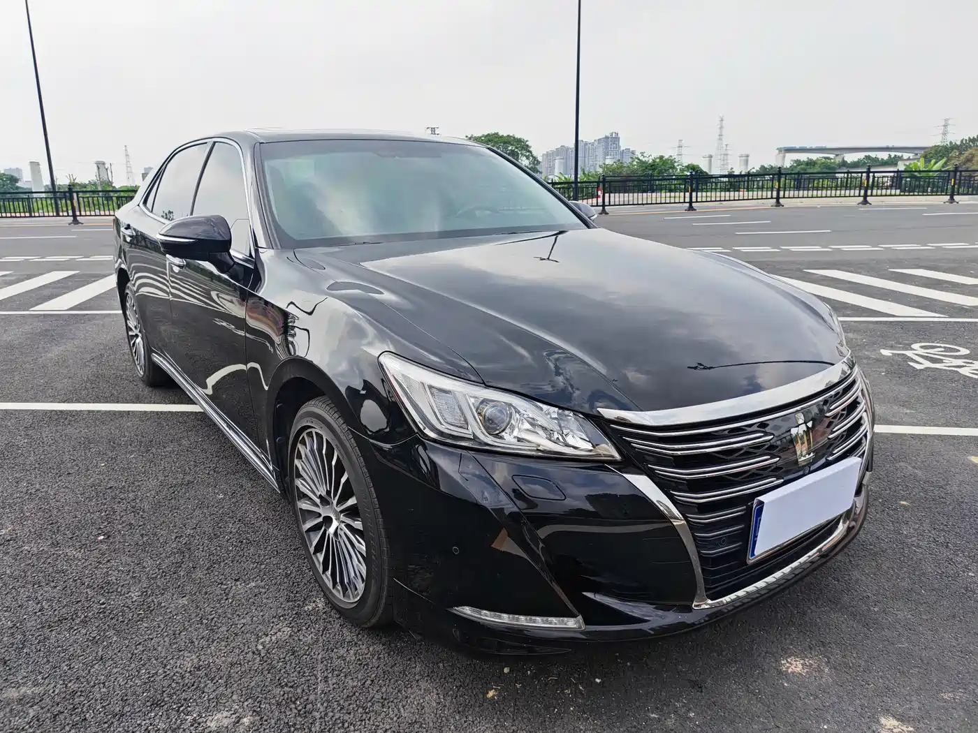 Toyota Crown 2017 2.0T Sport Edition фото 3