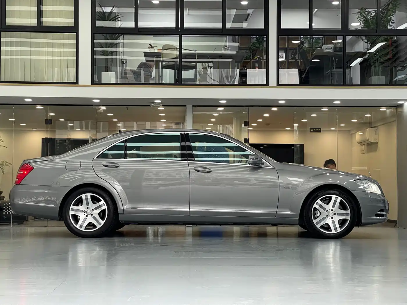 Mercedes-Benz S-Class 2012 S 600 L Grand Edition фото 4