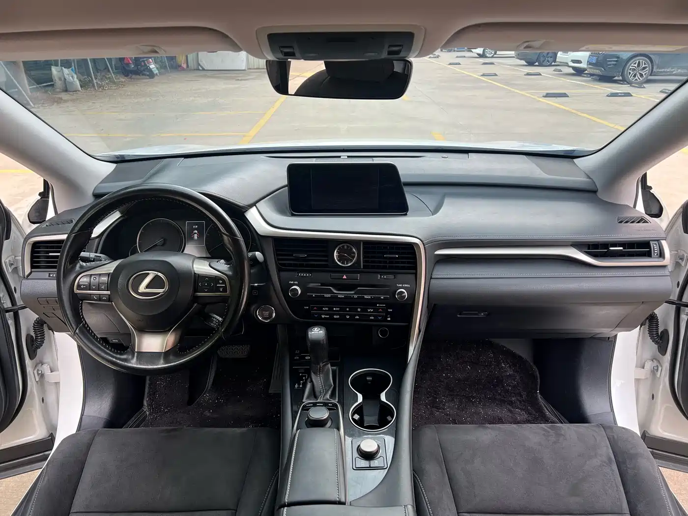 Фото 5 - Lexus RX