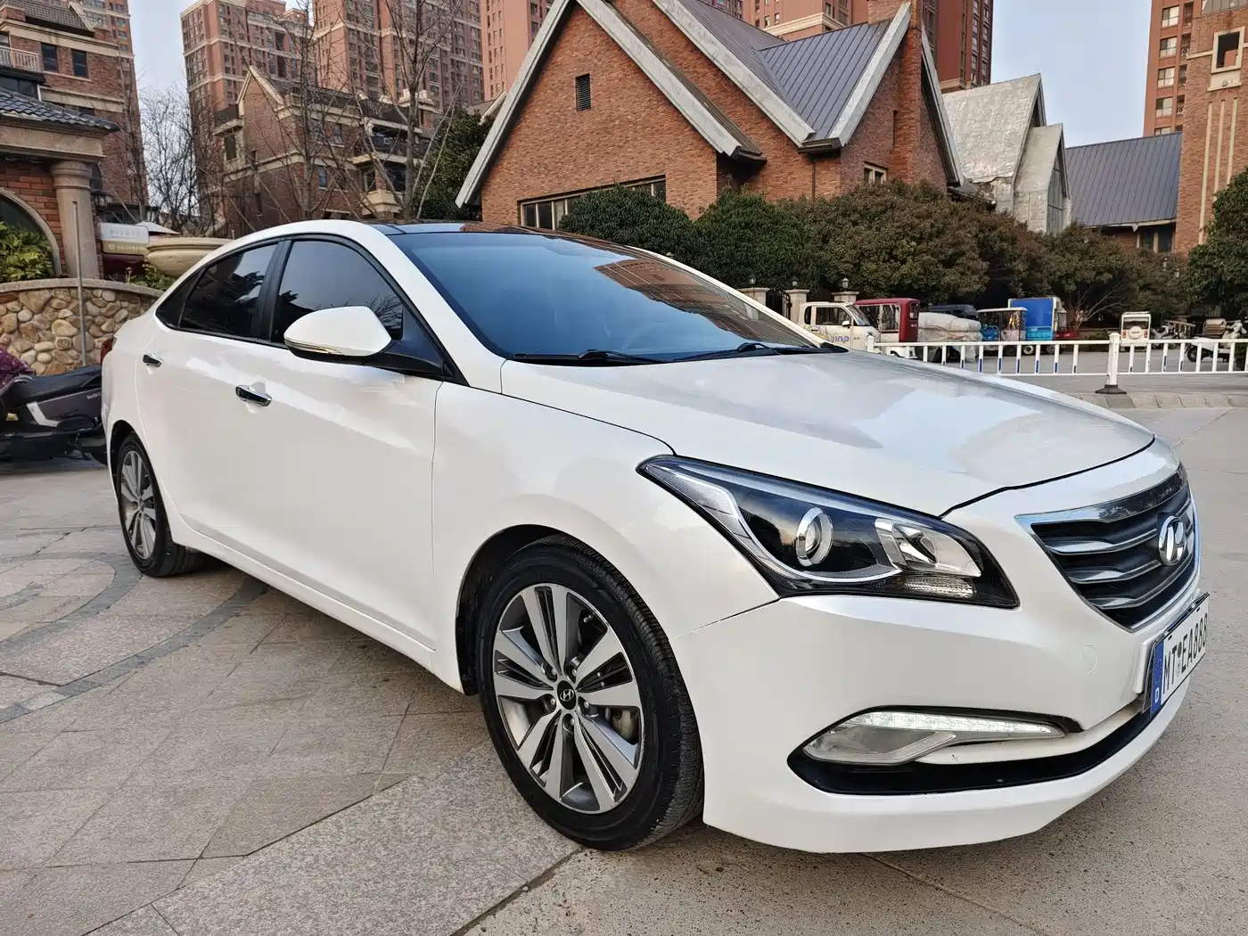 HYUNDAI NAME PICTURE