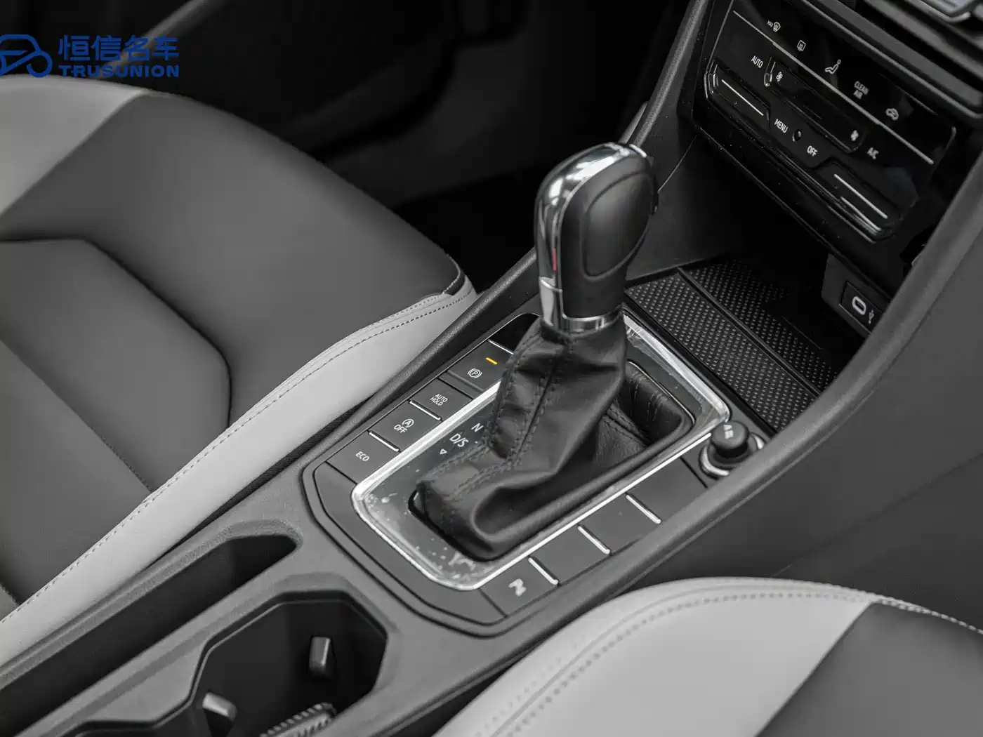 Volkswagen Bora 2023 280TSI DSG Prestige Edition фото 17