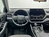 Photo 23 - Toyota Highlander