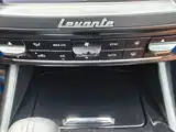 Photo 19 - Maserati Levante