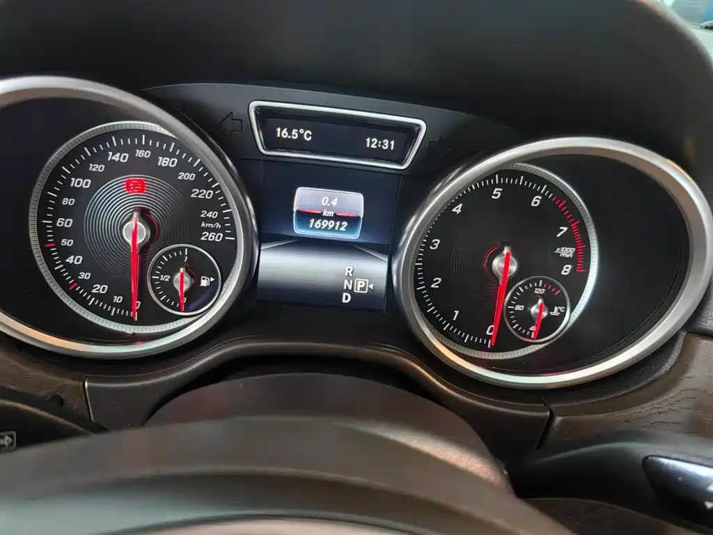 Mercedes-Benz GLE 2015 GLE 400 4MATIC фото 9