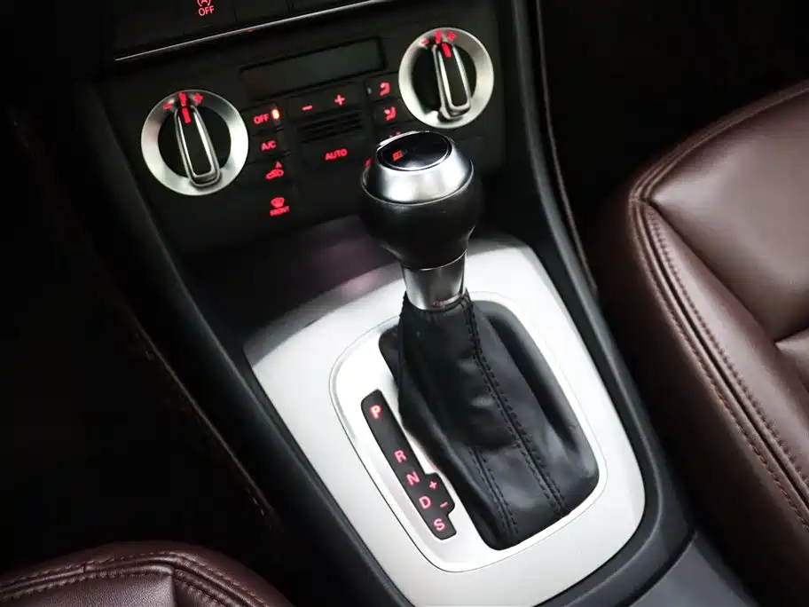 Audi Q3 2015 35 TFSI quattro Technology фото 20