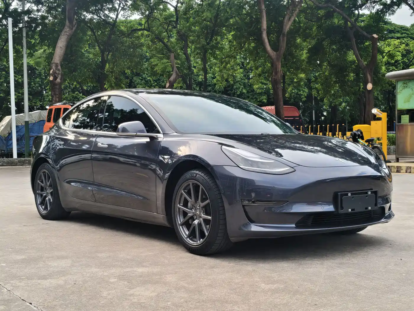 Tesla Model 3 (Import) 2019 2019 Long Range RWD Version