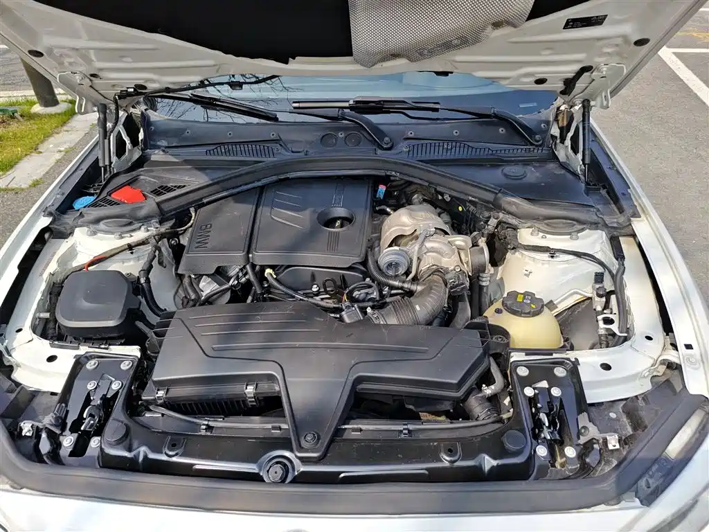 BMW 1 Series (Import) 2015 120i Leading фото 16