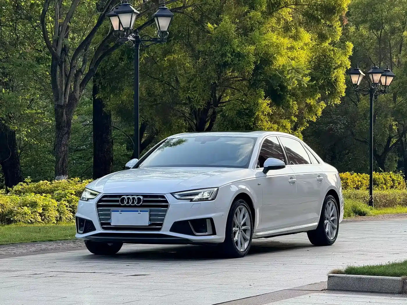 Audi A4L 2019 40 TFSI Fashion (China VI)