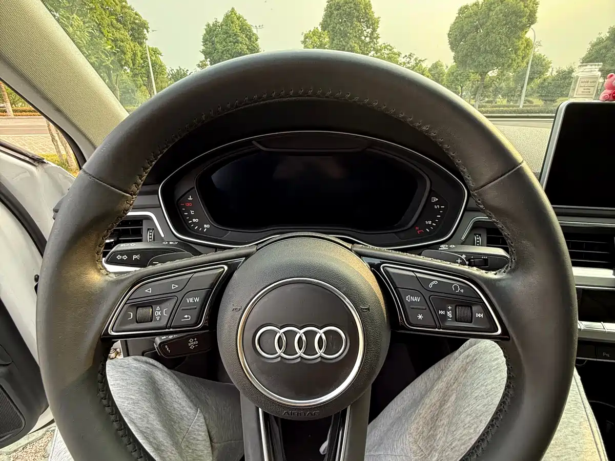Audi A4L 2018 30th Anniversary 40 TFSI Fashion фото 15