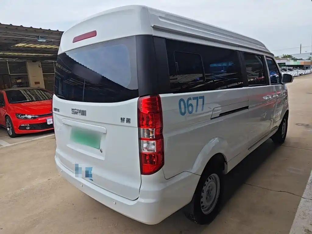 SRM Xinyuan Good Luck 2024 2023 Standard Passenger Vehicle