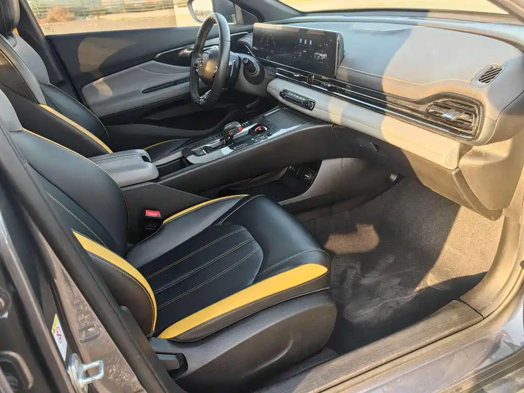GAC Trumpchi Trumpchi Emkoo 2021 270T DCT J15 Edition фото 8