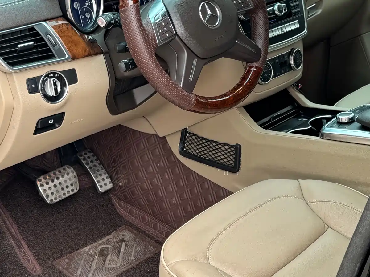 Mercedes-Benz GL-Class фото 12